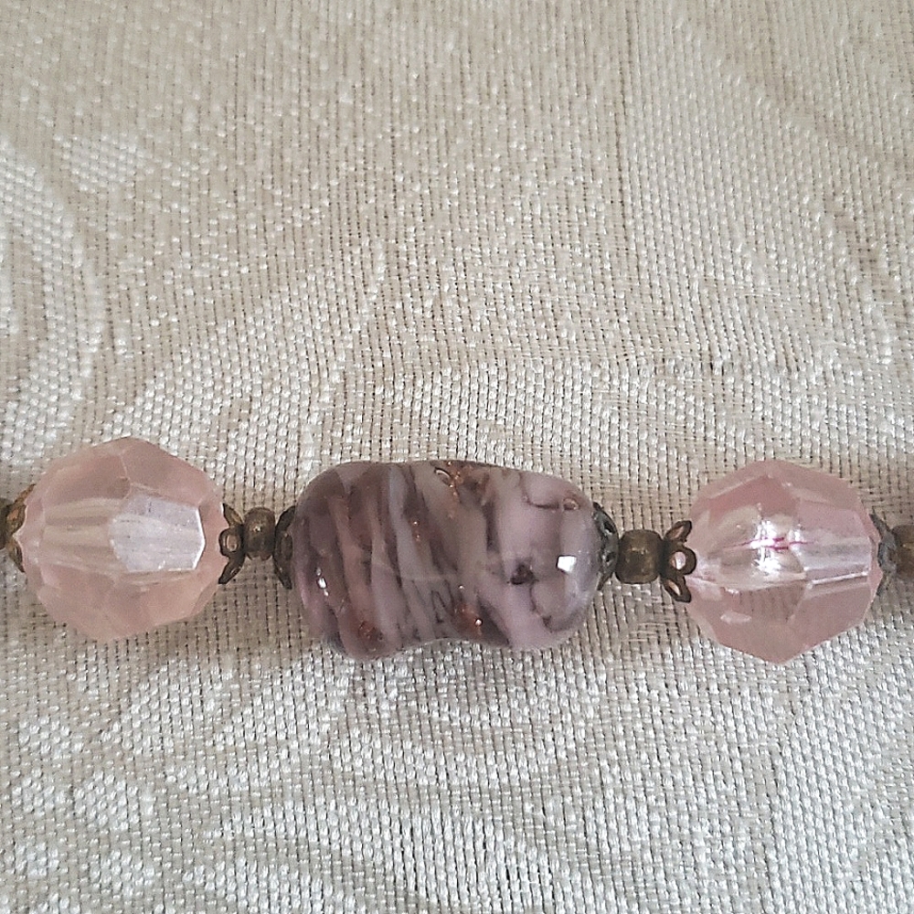 Vintage lilac & pink bead necklace 17 inches long - Picture 3 of 7